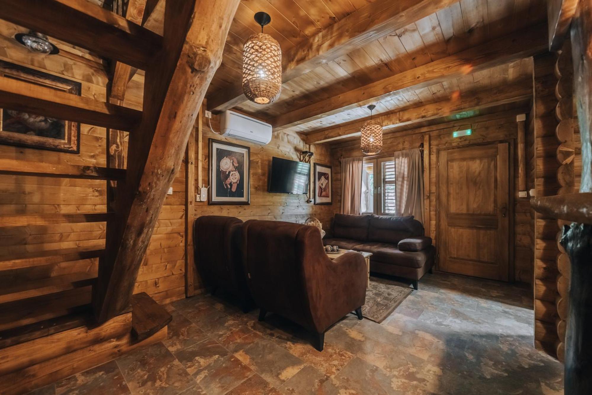 Ethno Lodge Ab Вирпазар Экстерьер фото